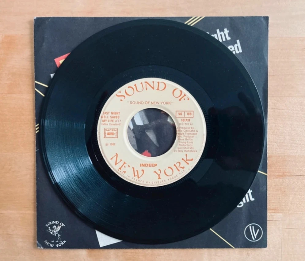 Disco de vinilo 45T Indeep Last night a DJ saved my life. – photo 2